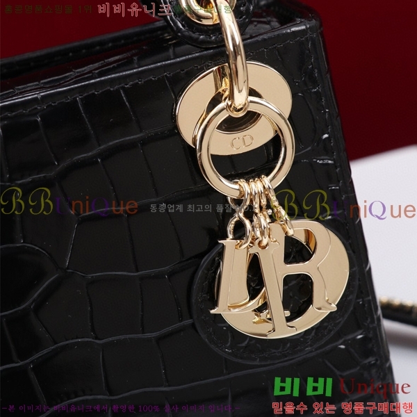 #��� ���̵�� �̴� M050566-106