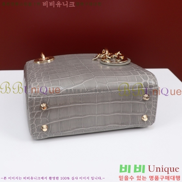 #��� ���̵�� �̴� M050566-105