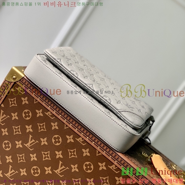 #���̺��� Ʈ���� �޽��� M46602-101