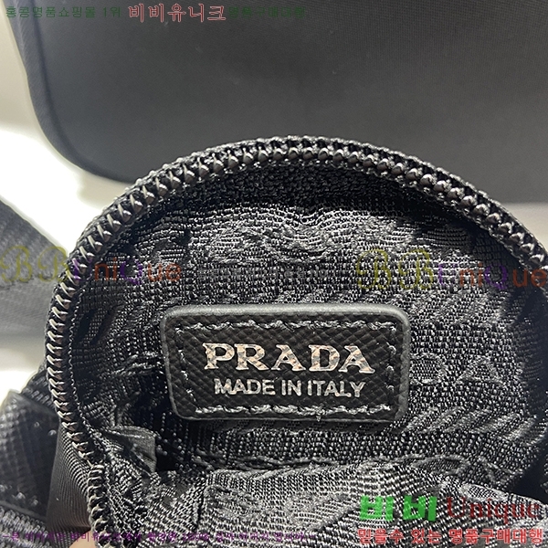 #����� ���ڳ� �ﰢ�ΰ� ī�޶�� 1BC167-101