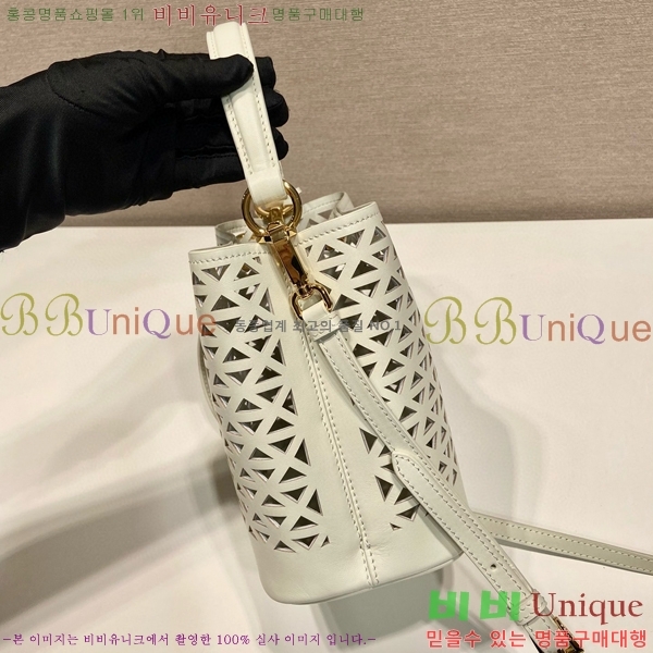 #����� �ƾƿ� ��Ƽ�� �̴� ũ�ν��� 1BA217-203