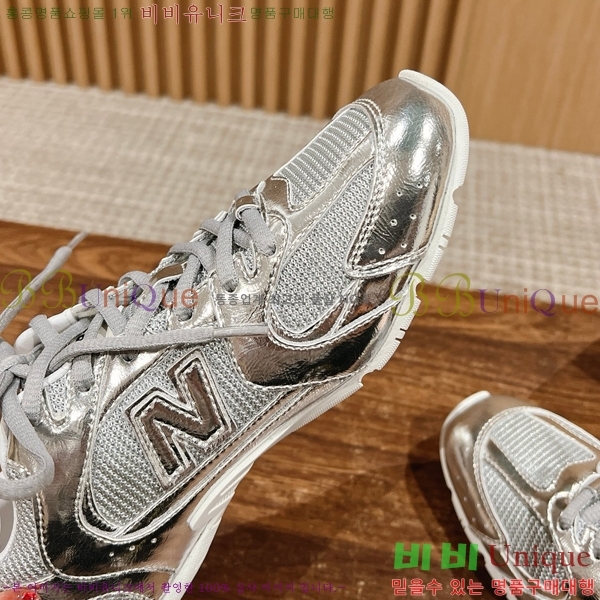 ���� ���߶��� X �̿�̿� ����Ŀ�� MU2411552-2