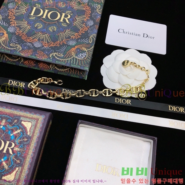 ��� ���� D4O09233-5