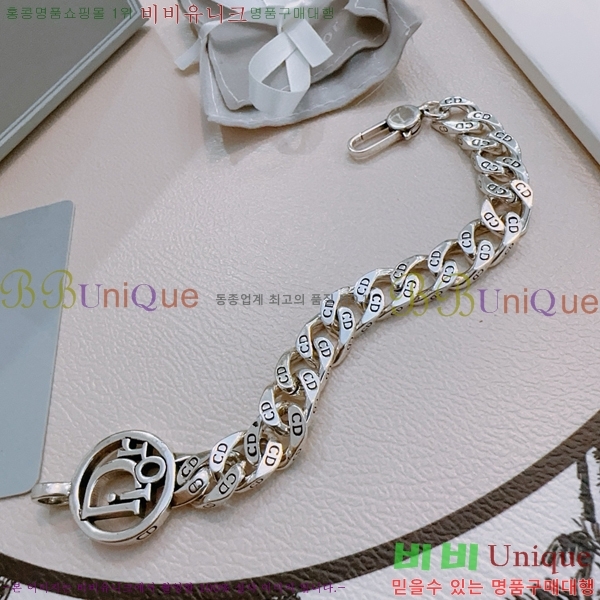 ��� ���� D4O12055-4