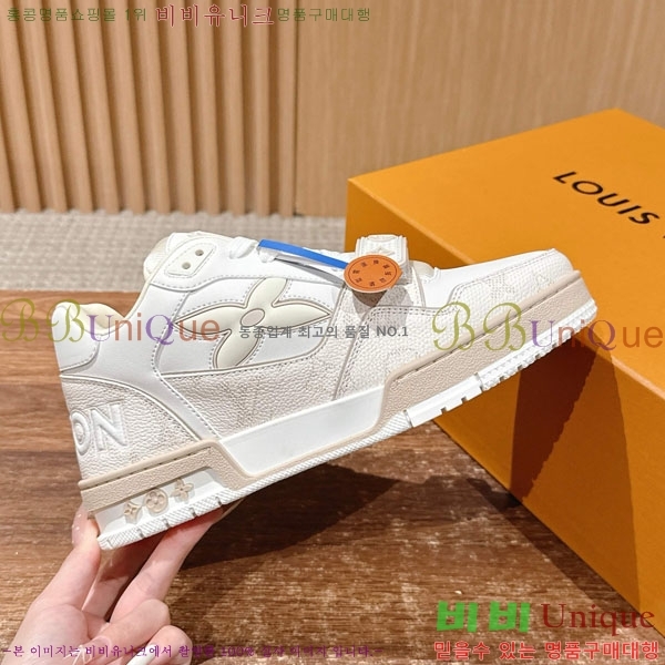 �������� LV Ʈ���̳� ����Ŀ�� LV511802-13