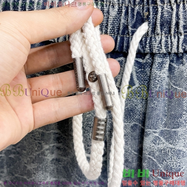 ���� ũ������ �ݹ��� CH4183817